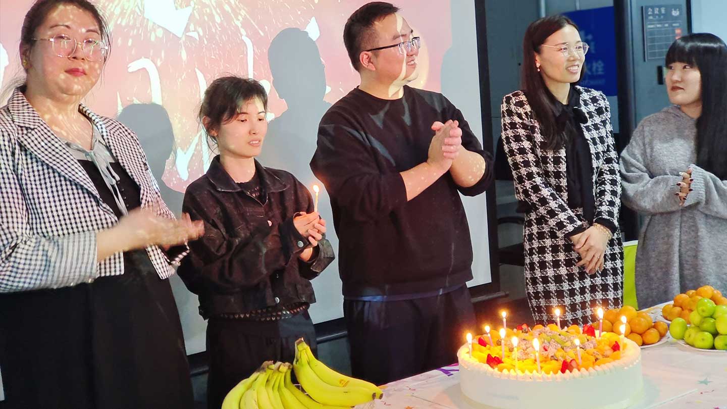 2024年1月份专属托普仕留学小伙伴们的生日会