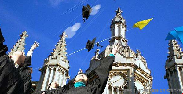 申请美国本科需要准备什么 申请美国本科需要准备什么