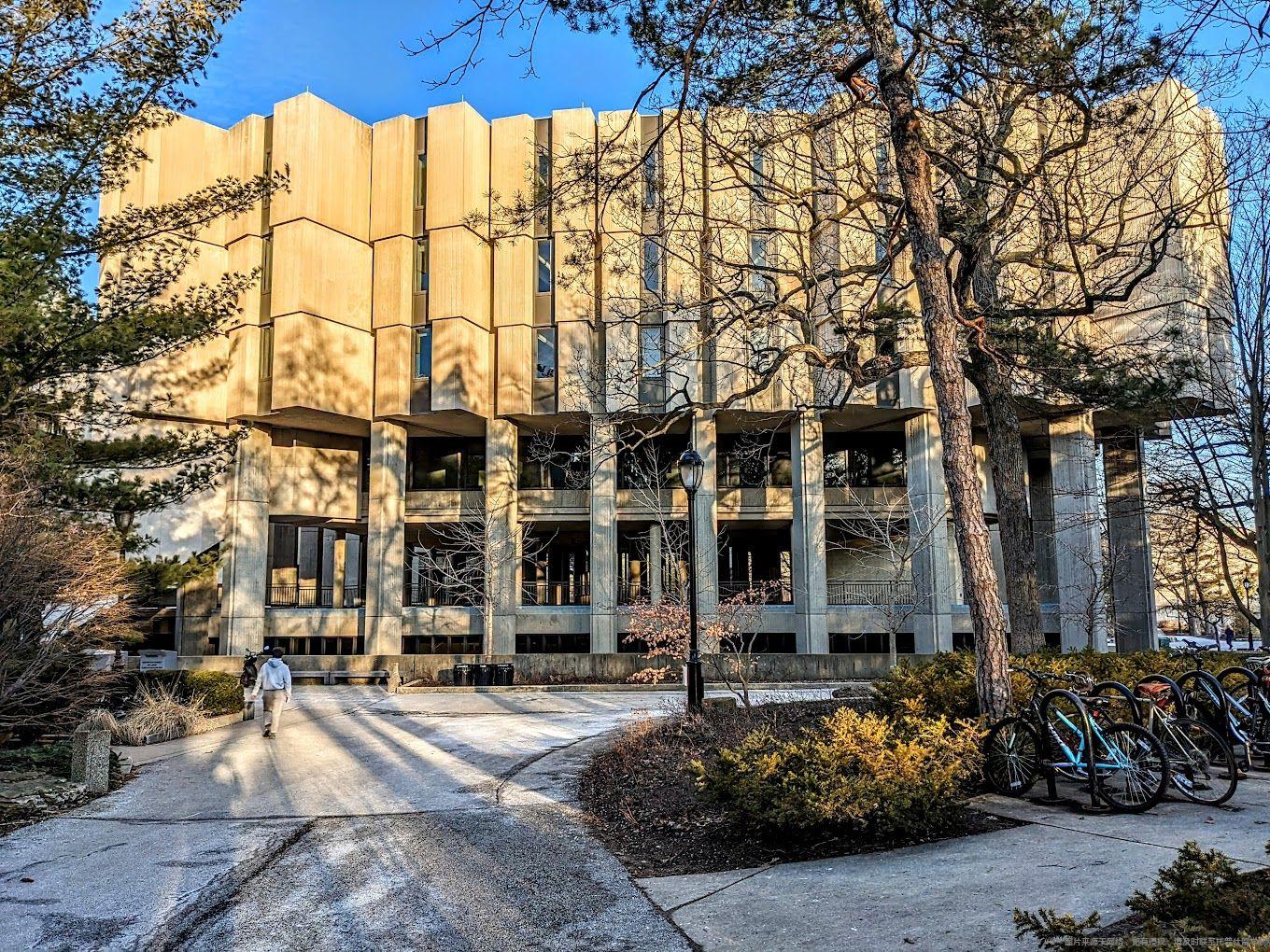 美国西北大学在哪个城市.jpg