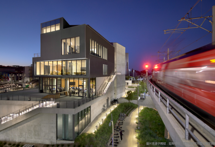 美国哪些大学位于海边