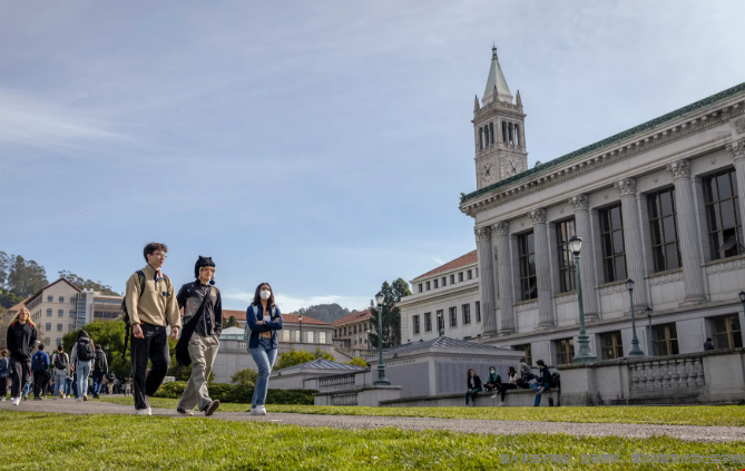 美国哪些大学无需提交SAT