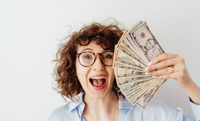 英国与美国博士读书花费对比.png 英国与美国博士读书生活费对比.png