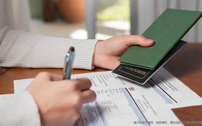 有绿卡申请美国大学算本地生吗