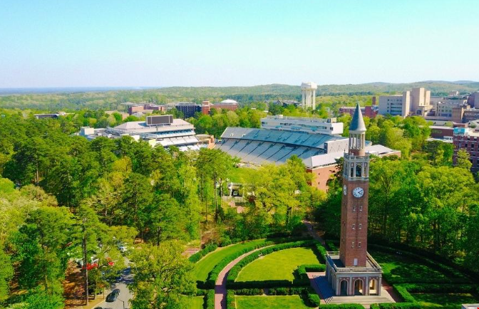 美国留学将迎签证硬期限