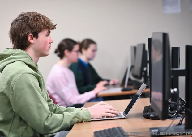 申请美国计算机研究生科研和实习哪个重要