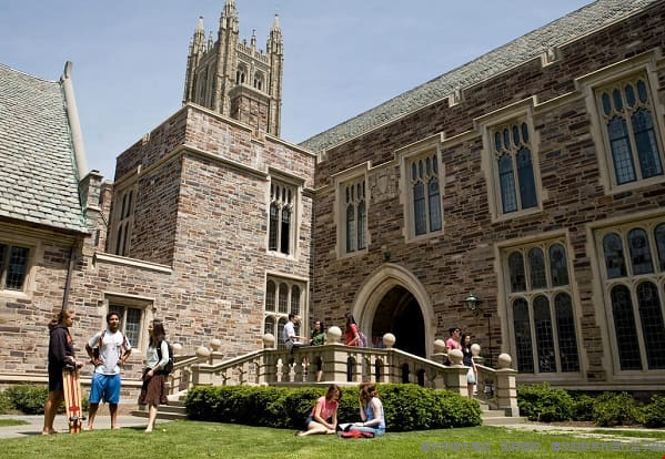 美国藤校与公立大学的区别